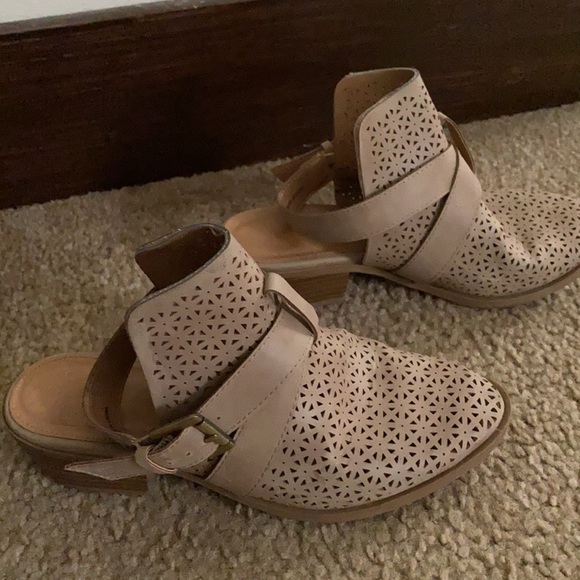 Tan booties - Picture 3 of 5